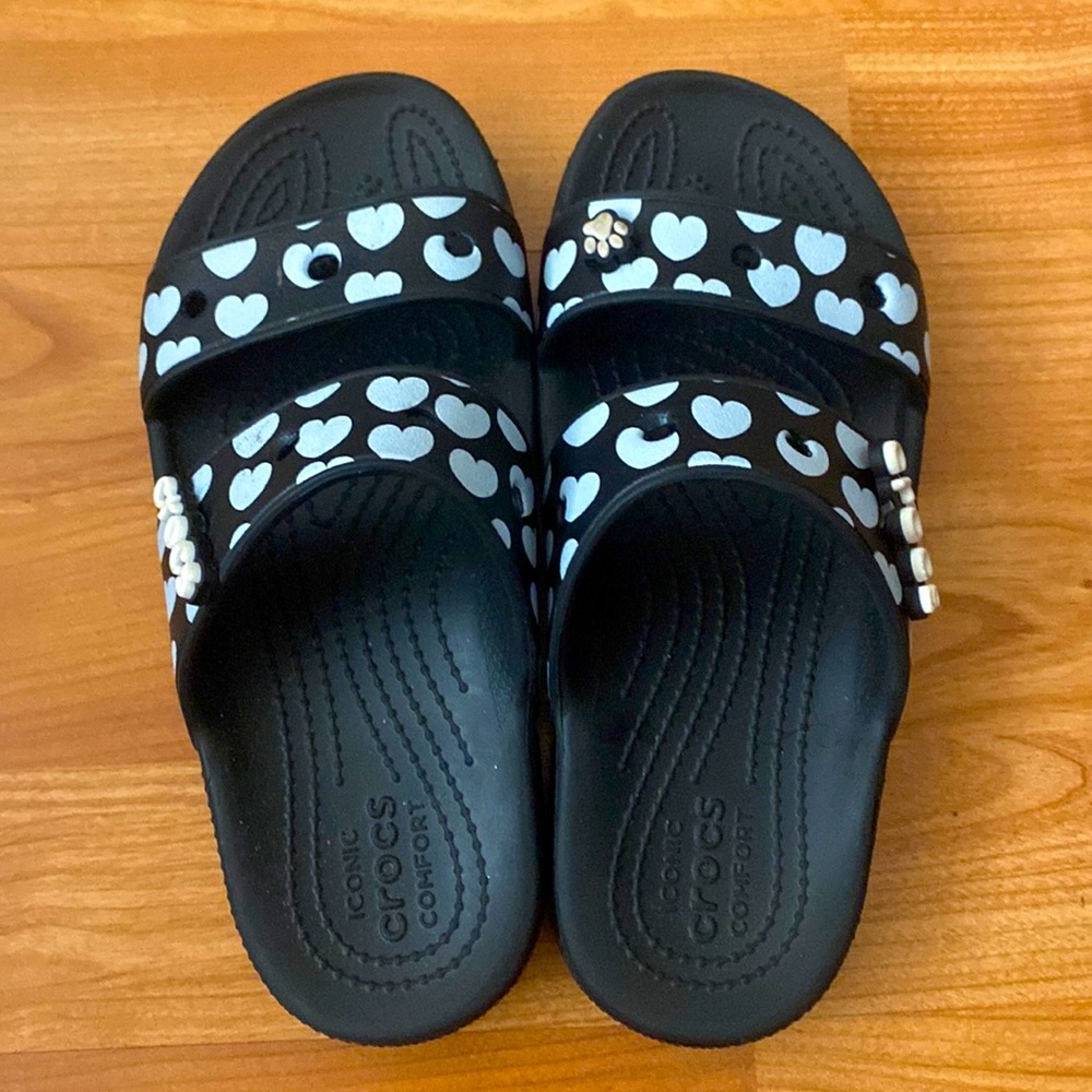 Classic Crocs Hearts Sandal